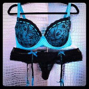 NWOT Plus Lingerie Bra 42D, Garter Panty XL Teal